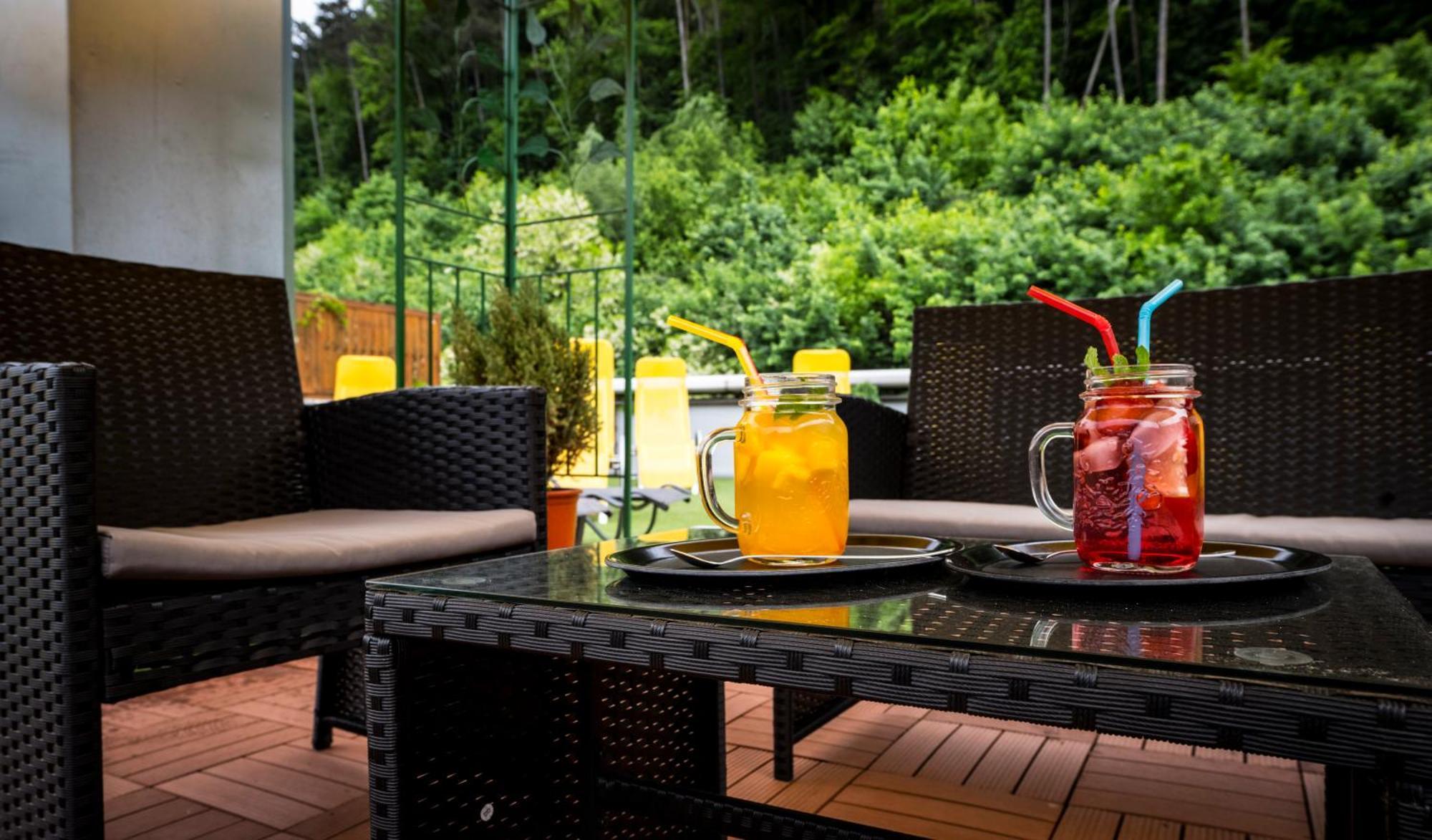 Hotel Flora Trenczyńskie Cieplice Zewnętrze zdjęcie